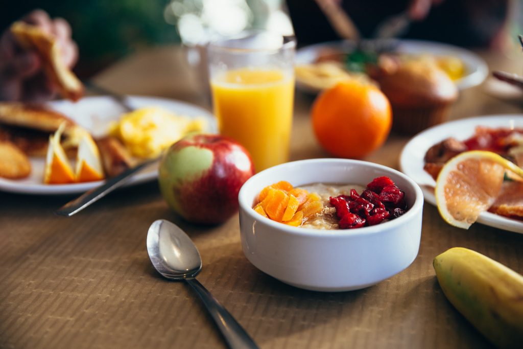 6 راه مؤثر برای افزایش انرژی در زندگی روزمره 2 تغذیه مناسب برای افزایش انرژی روزمره