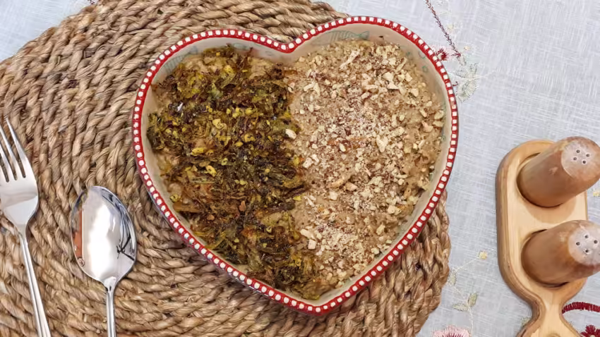 طرز تهیه کشک بادمجان رژیمی 1 کشک بادمجان رژیمی با تزئین گردو و پیازداغ