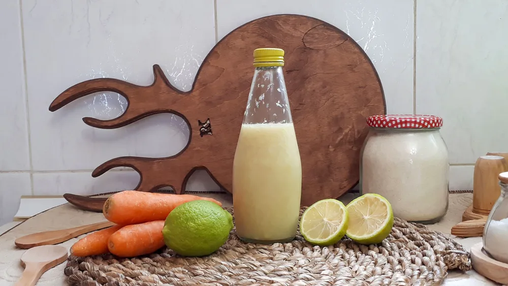 6 روش طلایی برای گرفتن تلخی آبلیموی خانگی 1 آبلیموی خانگی به همراه هویج و نمک برای گرفتن تلخی آبلیموی خانگی