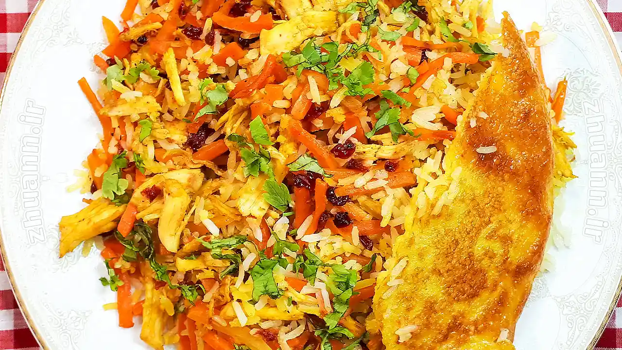 طرز تهیه هویج پلو با مرغ ریشریش و تهدیگ آردی 1 هویج پلو با مرغ ریش ریش -آشپزی با ژوان