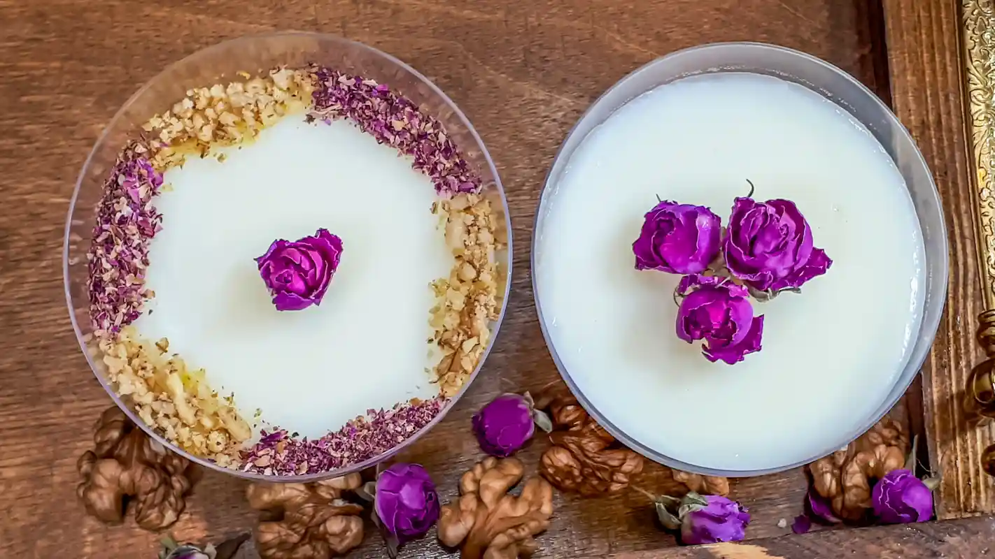 طرز تهیه فرنی با نشاسته ؛ دسر ساده و خوشمزه 1 طرز تهیه فرنی با نشاسته ذرت - دسر برای افطار - آشپزی با ژوان